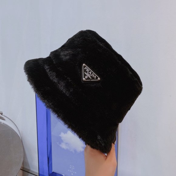 ?✨AUTHENTIC✨?Prada hat
